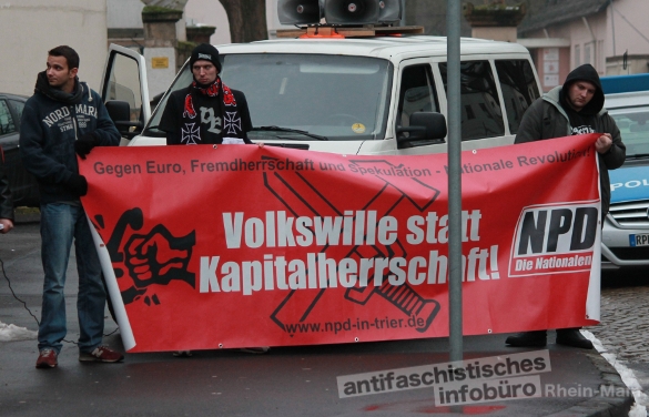 Trostlose Gesichter: Ermüdung durch Kleinstaktionen? Neonazis beim "NPD-Aktionstag" am 15. Februar 2013 in Trier.