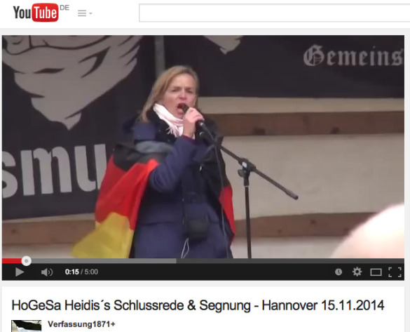 Heidemarie Mund bei der Hogesa-Kundgebung in Hannover. Screenshot Youtube