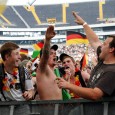 Presseinformation – Redaktionskollektiv Dunkelfeld Beim „Public Viewing“ am Samstag, dem 3. Juli, anlässlich des WM-Spiels Argentinien gegen Deutschland trat in der Frankfurter Commerzbank-Arena eine Gruppe von jungen Erwachsenen auf, die […]